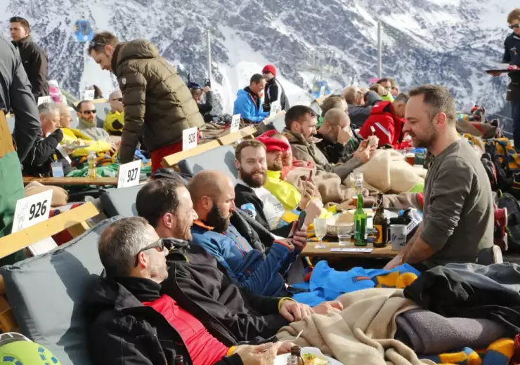Arosa Gay Ski Week Tschuggenhütte